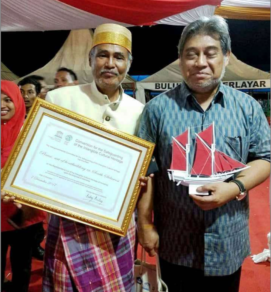 Penyerahan penghargaan budaya